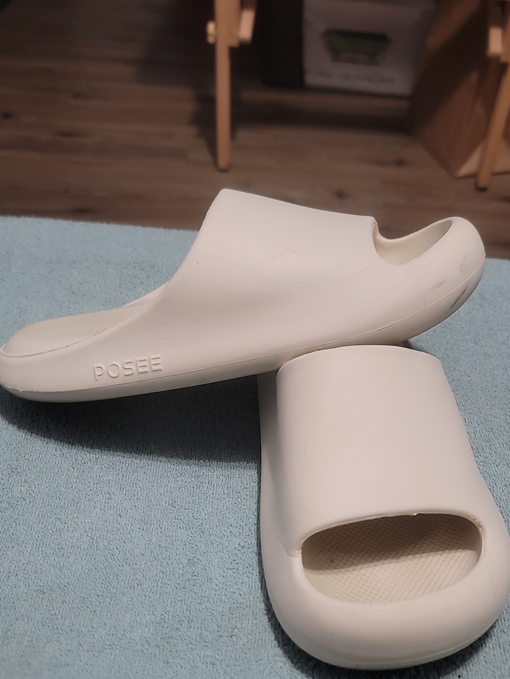 Posee Men’s Slip-On Slides in Off White